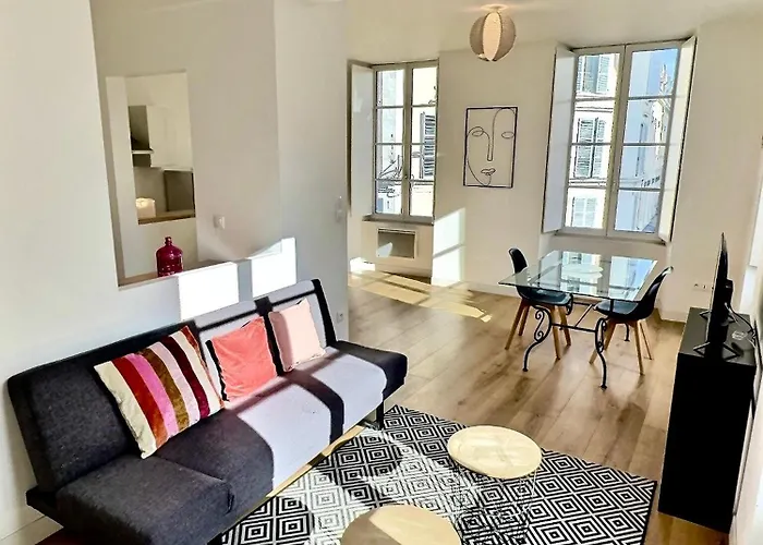 Wonderhost, Au Cœur Du Quartier Du Château Appartement Pau